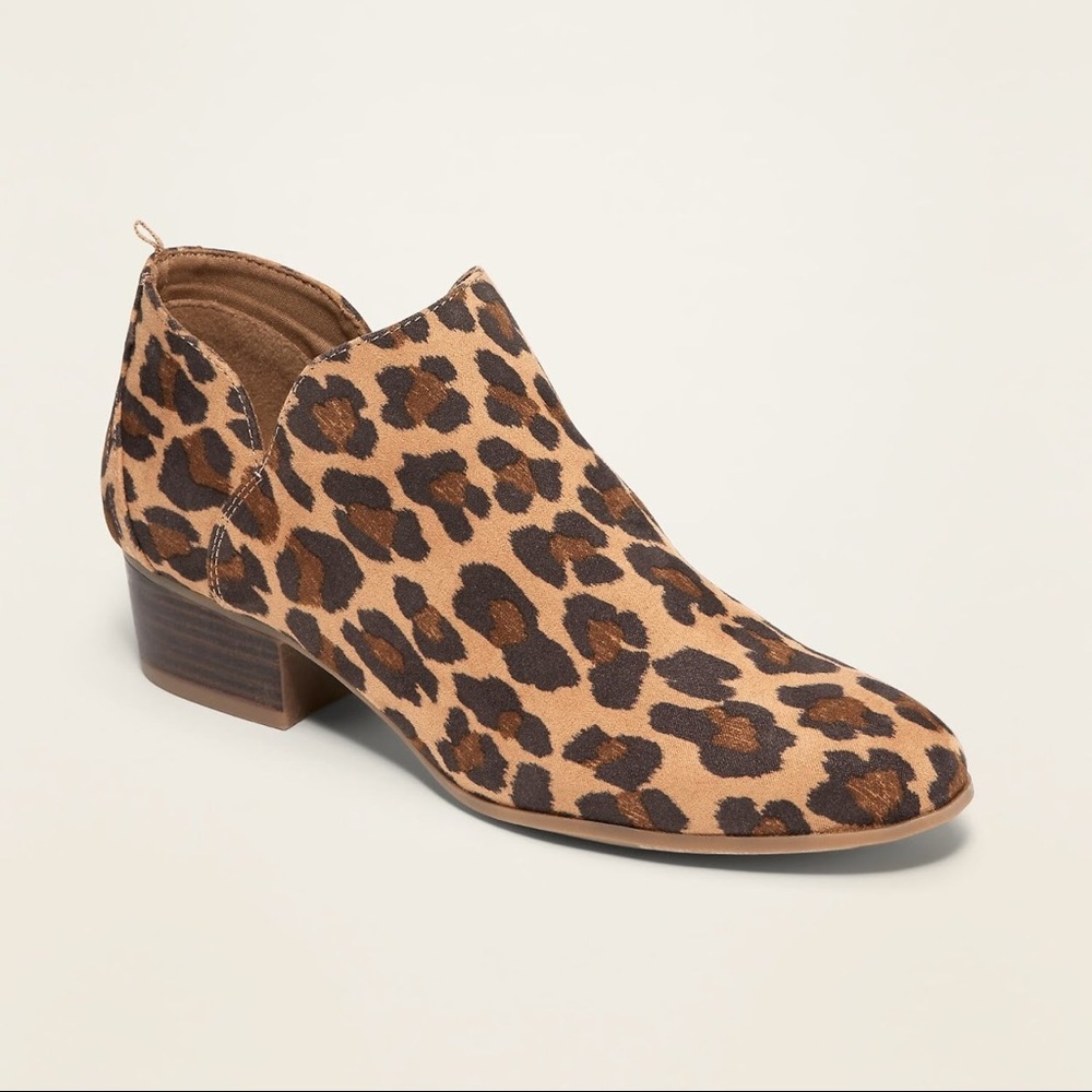Old Navy faux suede tulip cutout leopard animal print booties NWT ankle boots